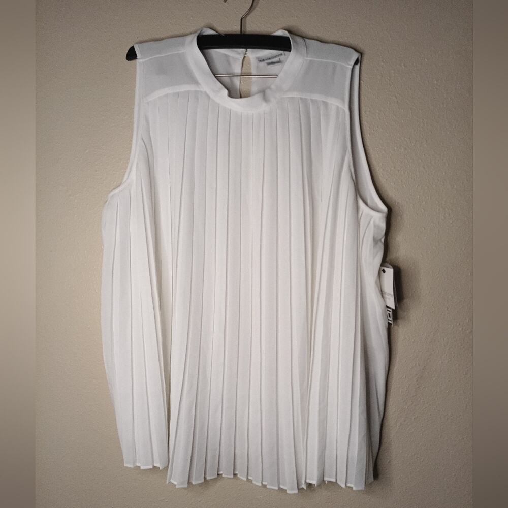 Liz Claiborne Top Blouse Sleeveless White Pleated Femme Flowy NEW